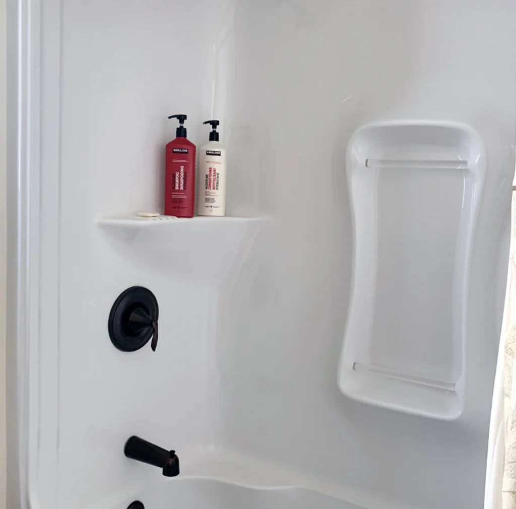 Ginette's Guest Bathroom renovation in Ottawa — project photo 03
