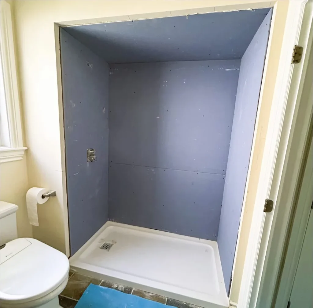 Ginette's Guest Bathroom renovation in Ottawa — project photo 04