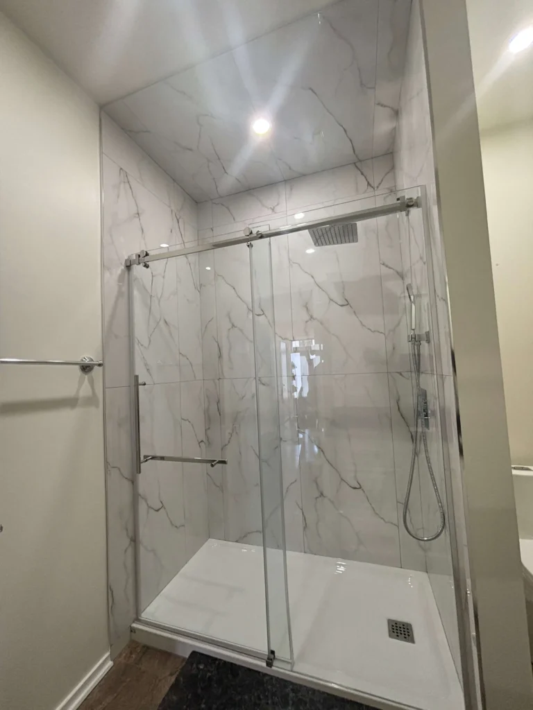 Dieu Hoa & Rafael's Main Bathroom renovation in Ottawa — project photo 06