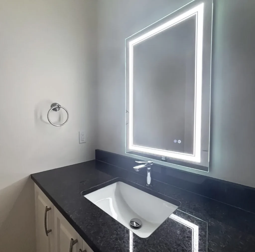 Dieu Hoa & Rafael's Main Bathroom renovation in Ottawa — project photo 07